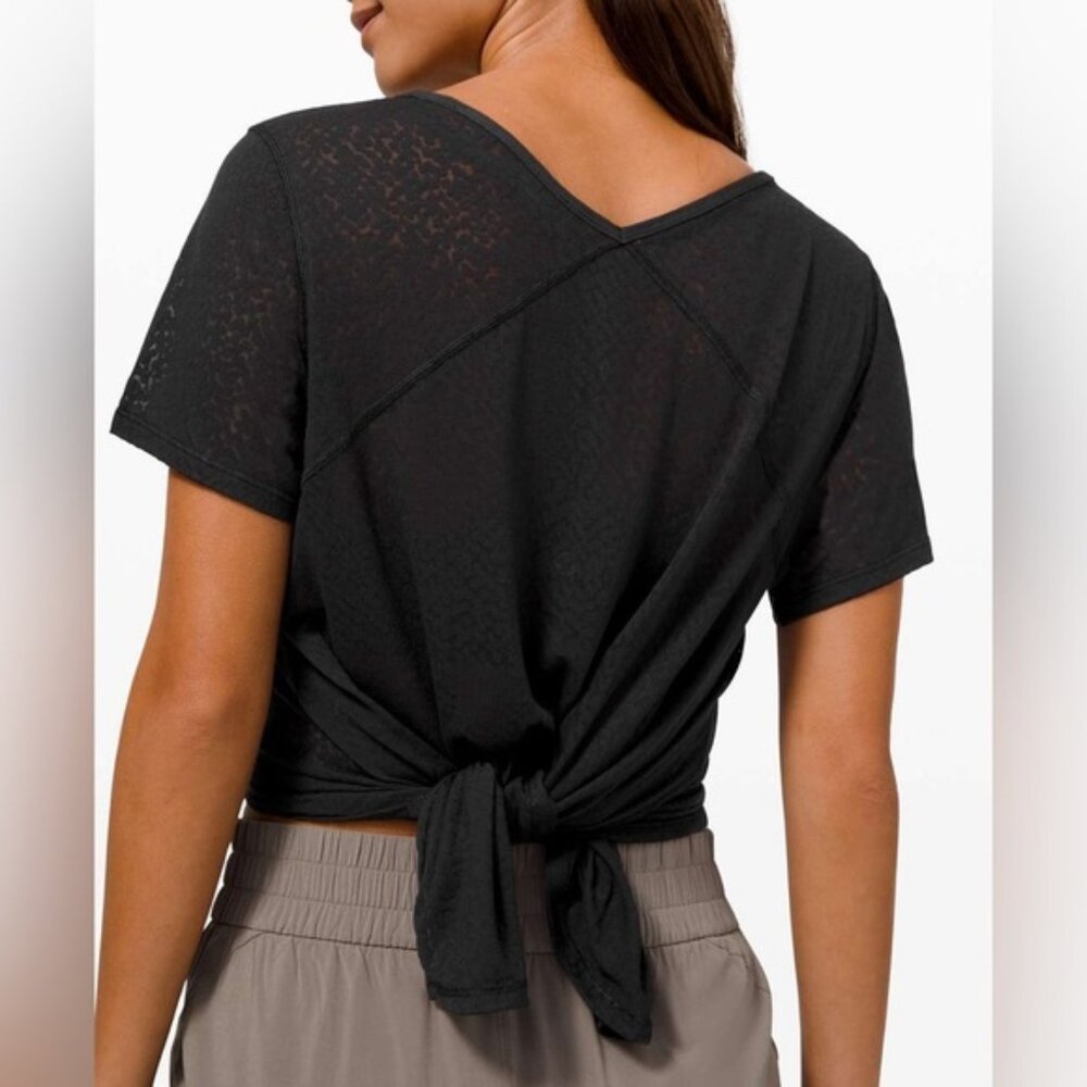 Lululemon Black Loop Around Tee, Size M - image 1